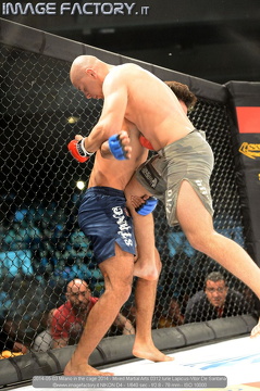 2014-05-03 Milano in the cage 2014 - Mixed Martial Arts 0312 Iurie Lapicus-Vitor De Santana